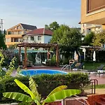 Villa Omnia *