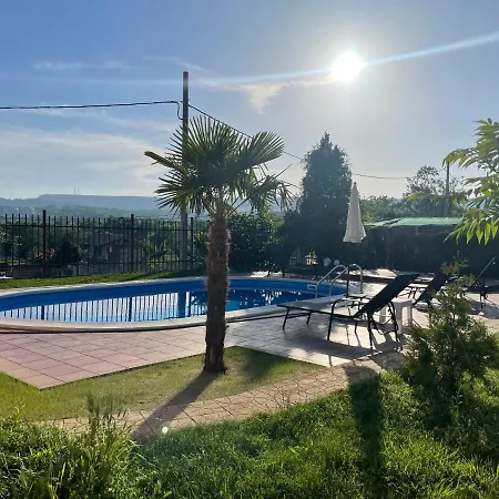 Omnia Villa